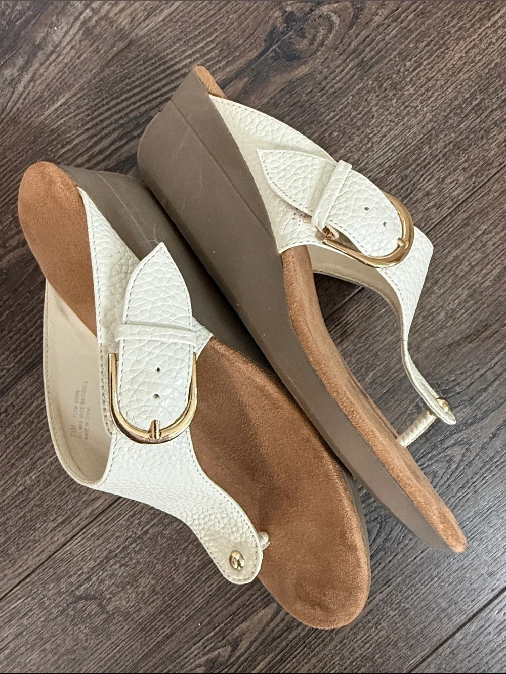 Aerosoles Flow Down Women's Wedge Thong Sandals with Buckle Ivory Gold 7.5